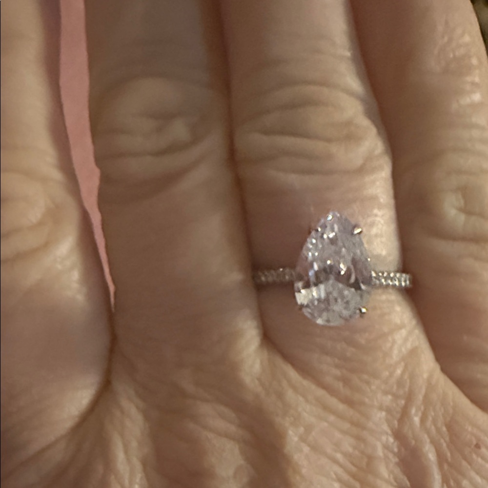 Sparkling Silver Teardrop Ring
